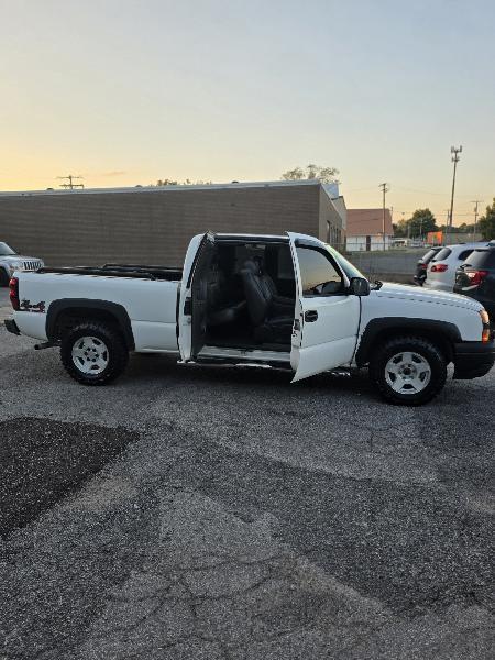 Chevrolet Silverado 1500 Work Truck Ext. Cab Short Bed 4WD 2005