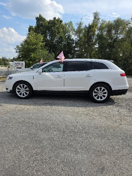 Lincoln MKT 3.5L with EcoBoost AWD 2016