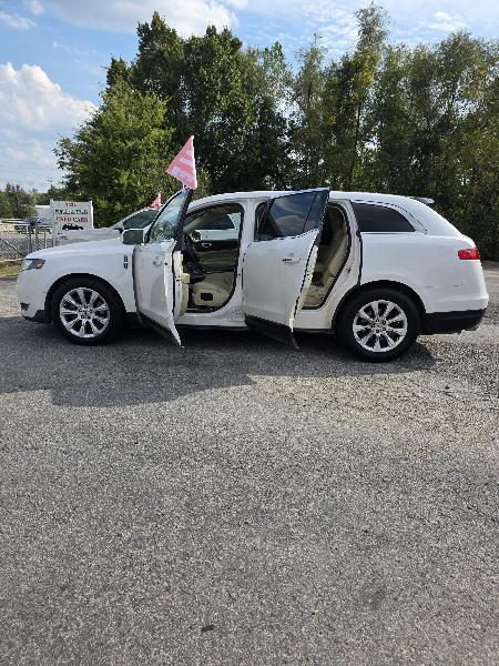 Lincoln MKT 3.5L with EcoBoost AWD 2016