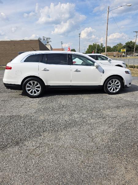 Lincoln MKT 3.5L with EcoBoost AWD 2016