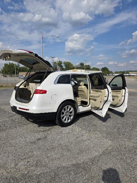 Lincoln MKT 3.5L with EcoBoost AWD 2016