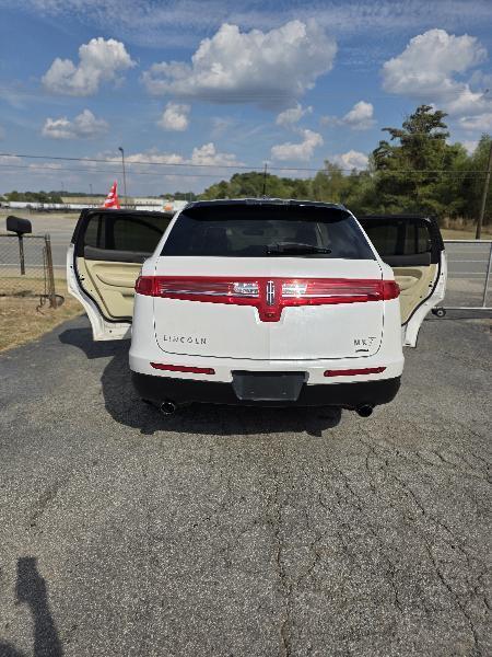Lincoln MKT 3.5L with EcoBoost AWD 2016