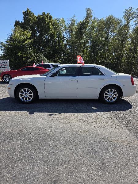 Chrysler 300 Base 2006