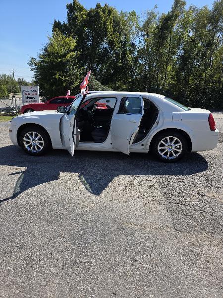Chrysler 300 Base 2006