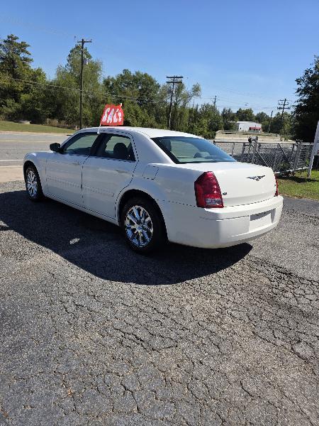 Chrysler 300 Base 2006