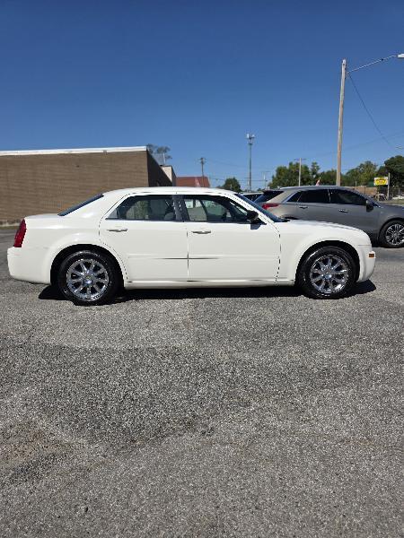 Chrysler 300 Base 2006