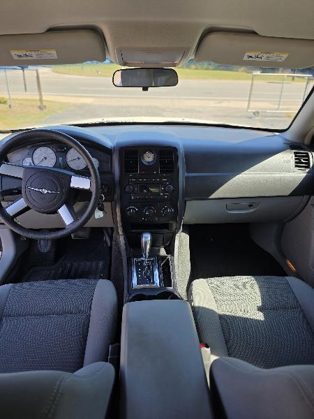 Chrysler 300 Base 2006