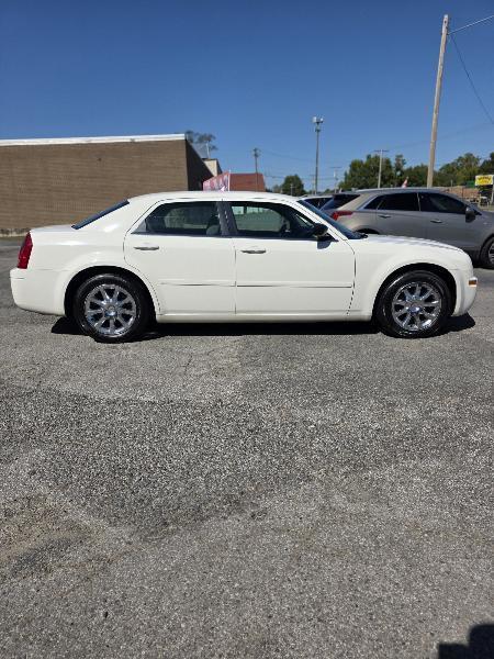Chrysler 300 Base 2006