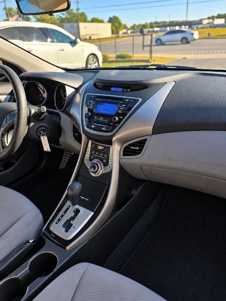 Hyundai Elantra Limited 2013