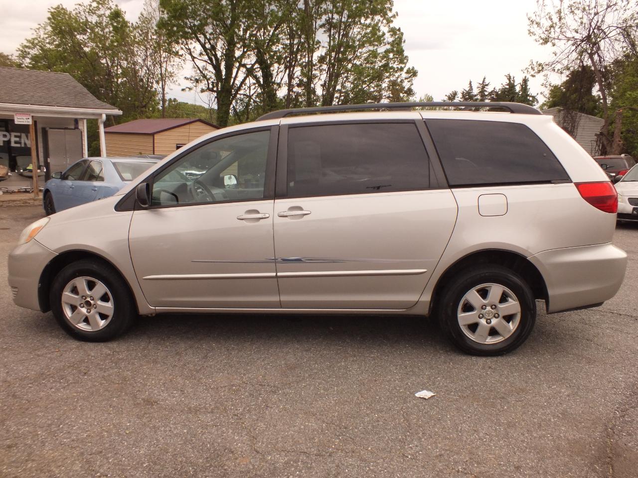 Toyota Sienna 5dr CE FWD 7-Passenger (Natl) 2004