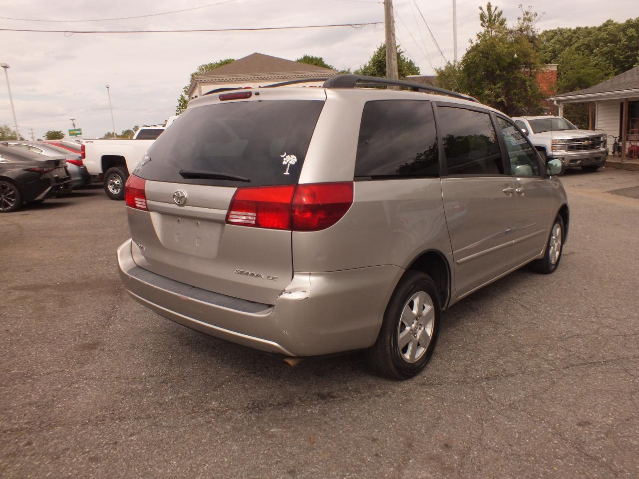 Toyota Sienna 5dr CE FWD 7-Passenger (Natl) 2004