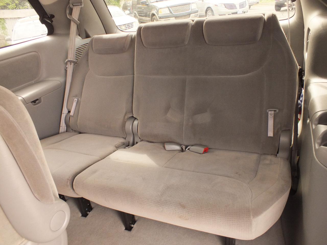 Toyota Sienna 5dr CE FWD 7-Passenger (Natl) 2004