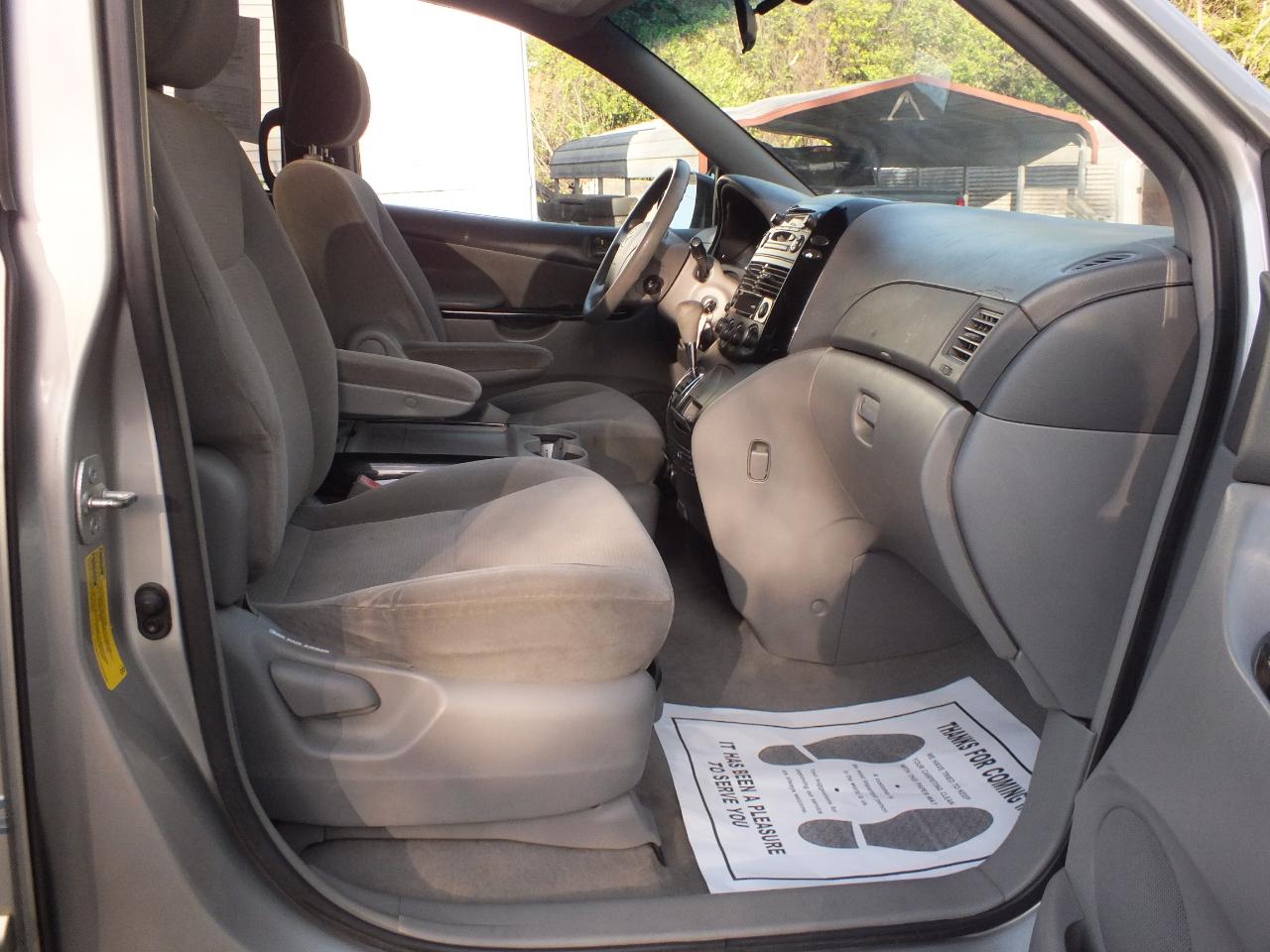 Toyota Sienna 5dr CE FWD 7-Passenger (Natl) 2004