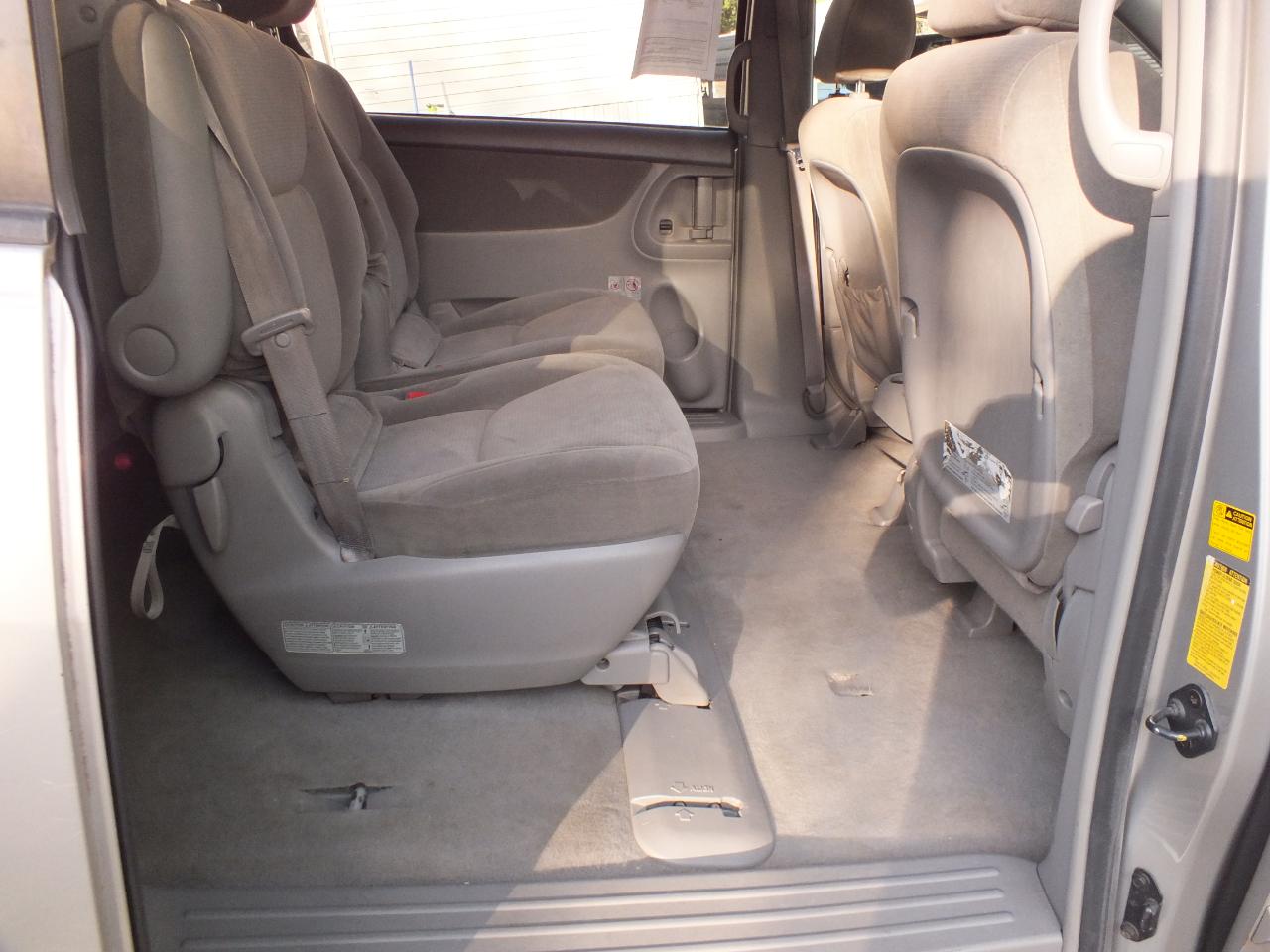 Toyota Sienna 5dr CE FWD 7-Passenger (Natl) 2004