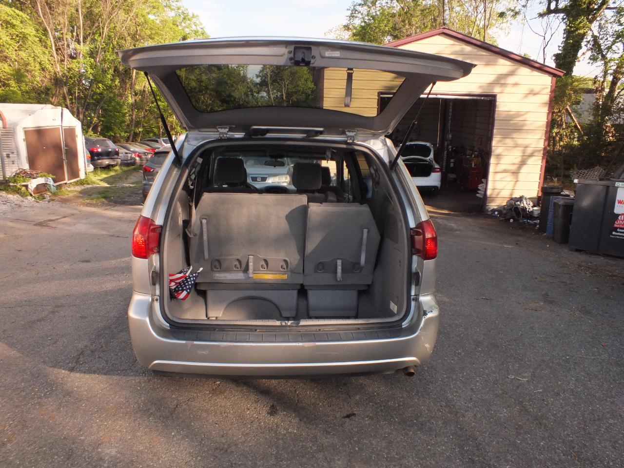 Toyota Sienna 5dr CE FWD 7-Passenger (Natl) 2004