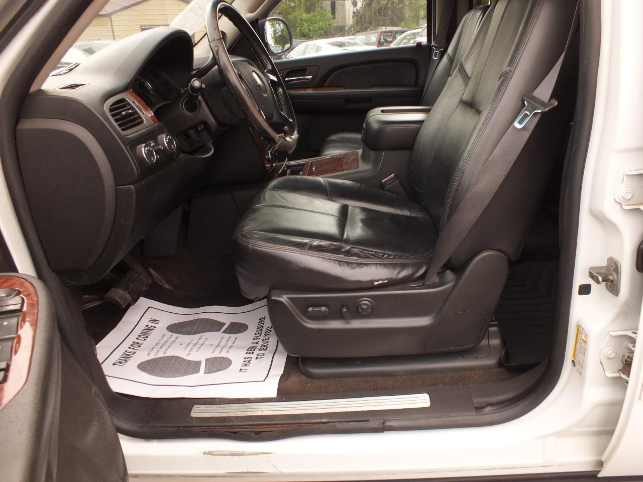 Chevrolet Suburban 4WD 4dr 1500 LT w/3LT 2008