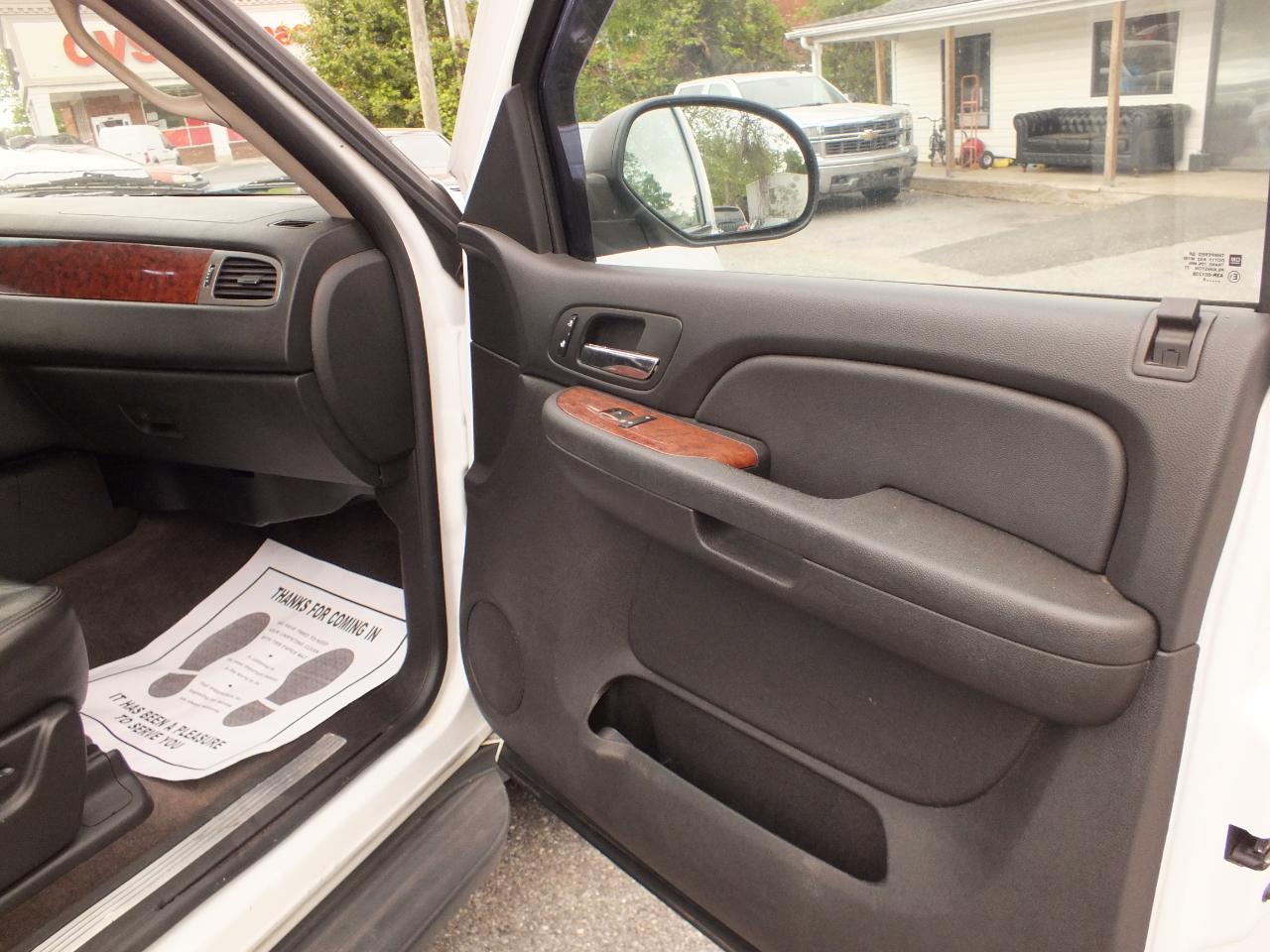 Chevrolet Suburban 4WD 4dr 1500 LT w/3LT 2008