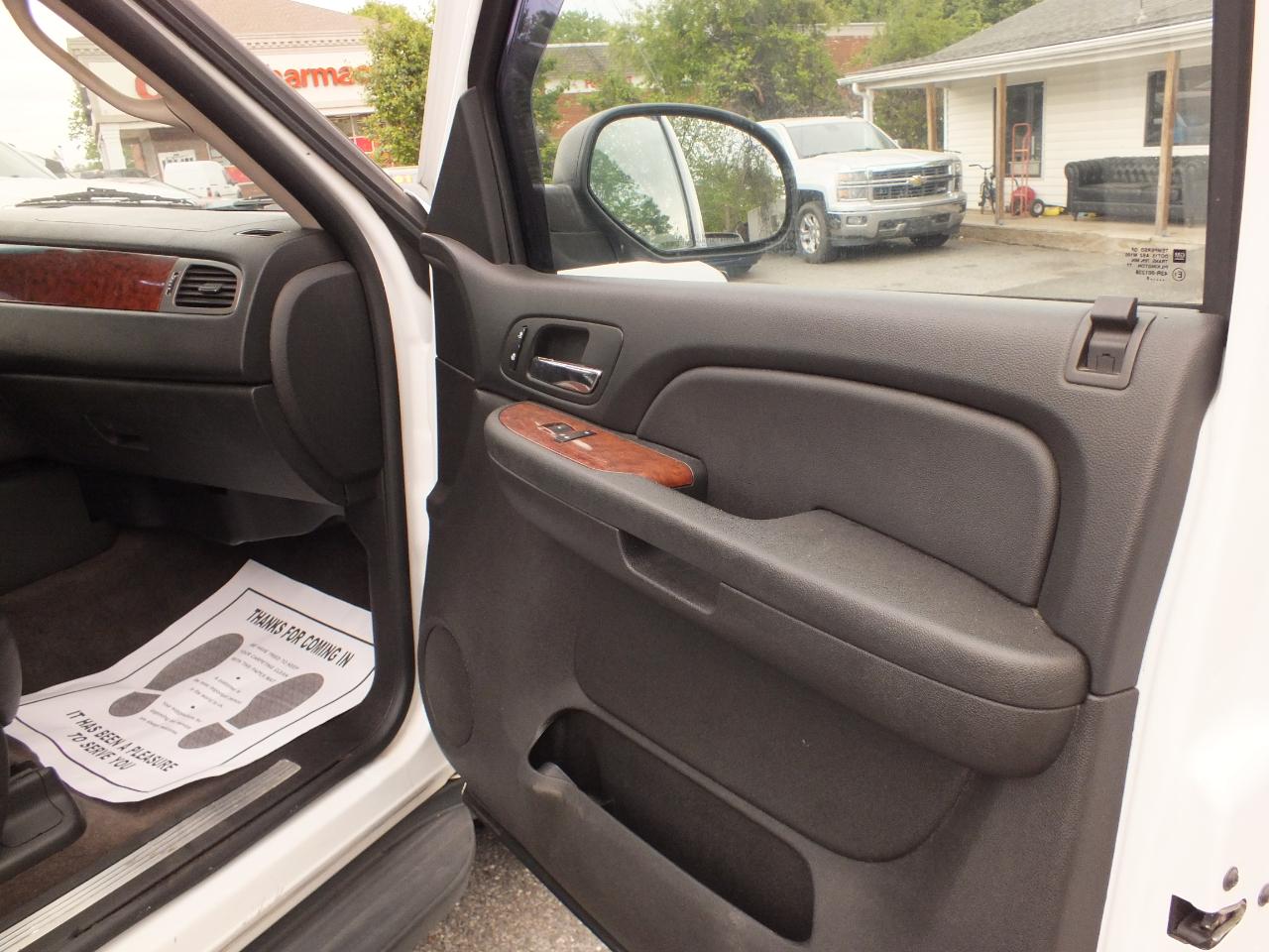 Chevrolet Suburban 4WD 4dr 1500 LT w/3LT 2008