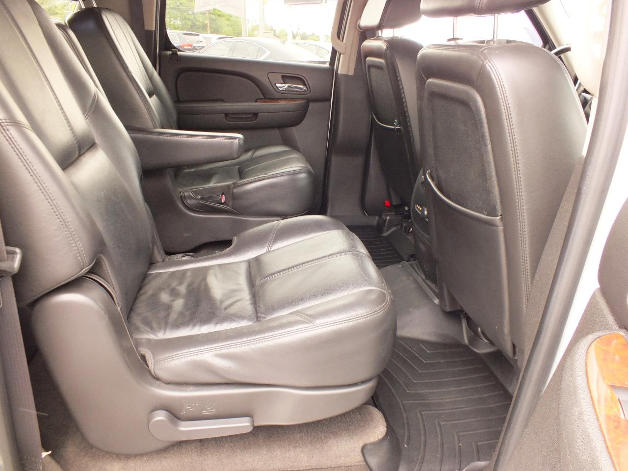 Chevrolet Suburban 4WD 4dr 1500 LT w/3LT 2008