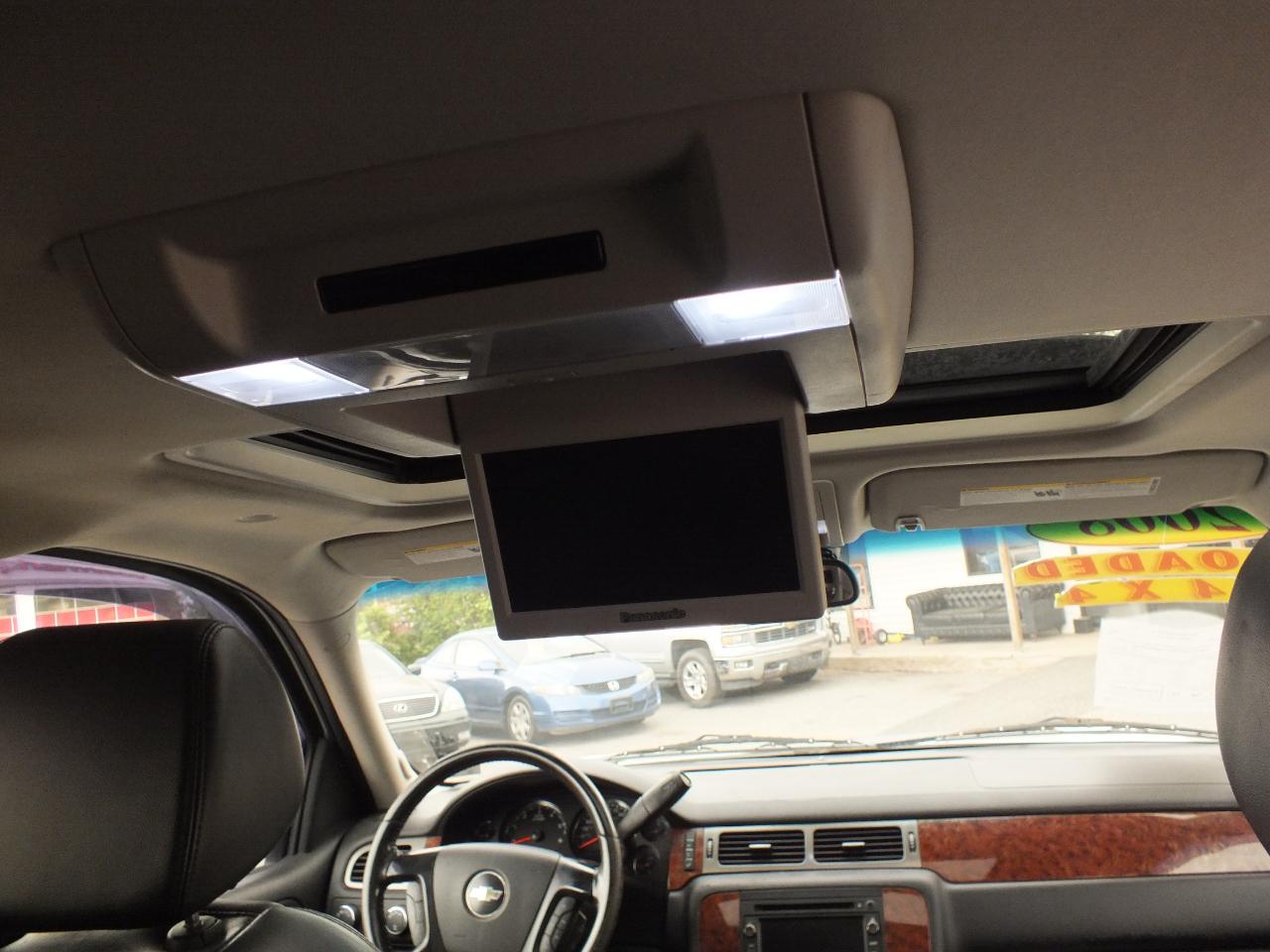 Chevrolet Suburban 4WD 4dr 1500 LT w/3LT 2008