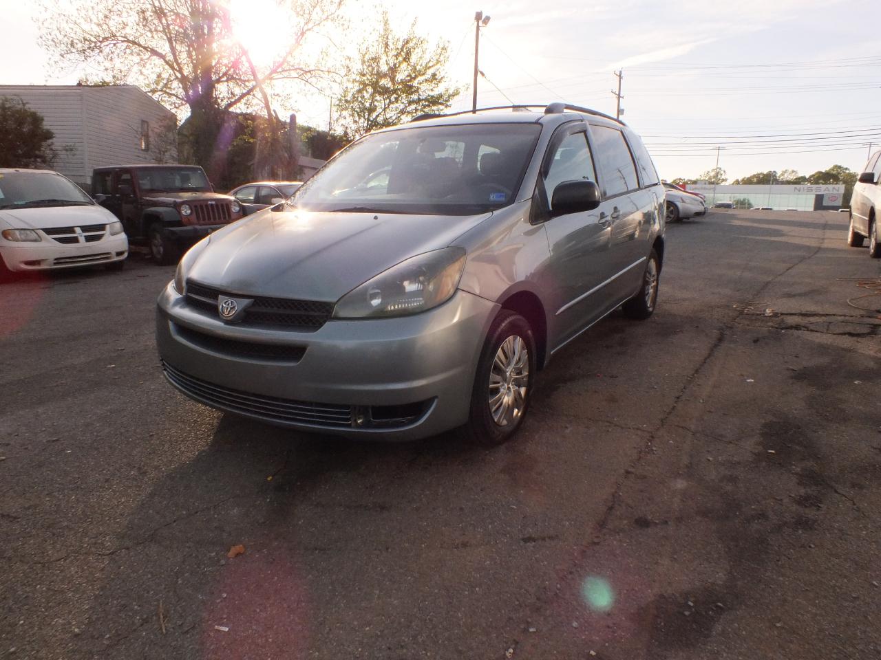 Toyota Sienna CE FWD Cargo Van (Natl) 2005