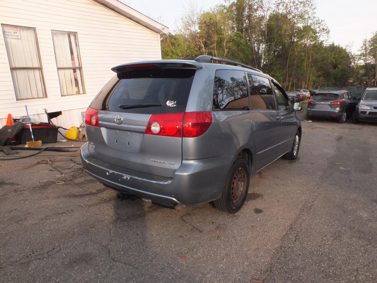 Toyota Sienna CE FWD Cargo Van (Natl) 2005