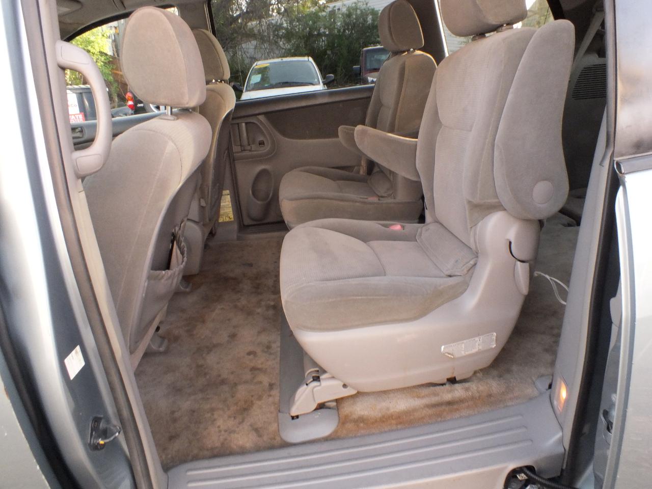 Toyota Sienna CE FWD Cargo Van (Natl) 2005