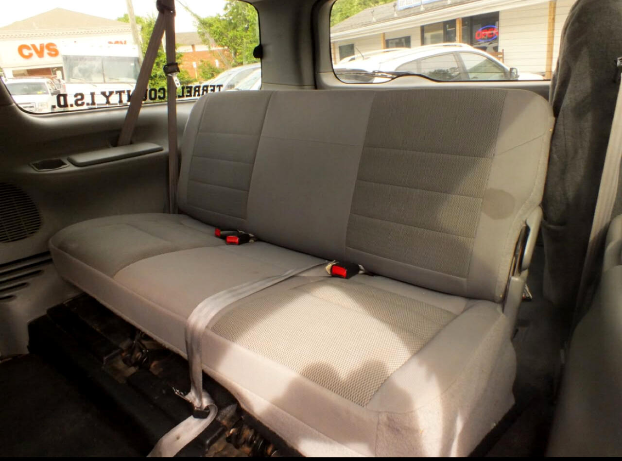 Ford Excursion 137" WB 6.0L Special Serv 2005 Ford Excursion 137" WB 6.0L Special Serv 2005