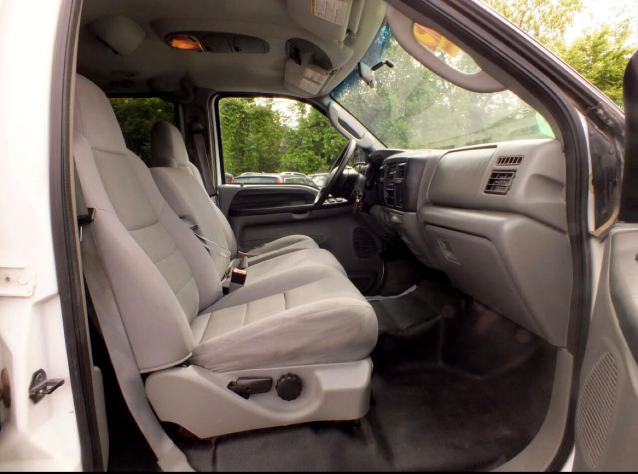 Ford Excursion 137" WB 6.0L Special Serv 2005 Ford Excursion 137" WB 6.0L Special Serv 2005