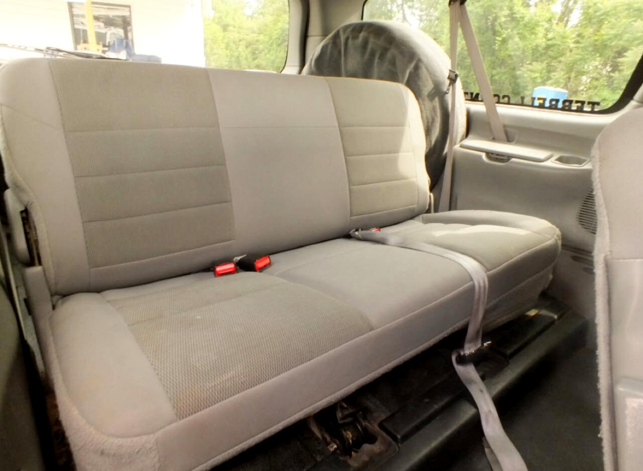 Ford Excursion 137" WB 6.0L Special Serv 2005 Ford Excursion 137" WB 6.0L Special Serv 2005