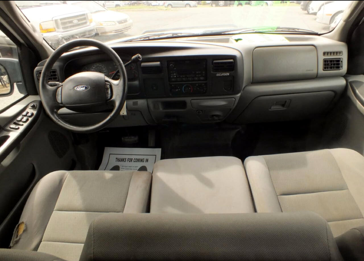 Ford Excursion 137" WB 6.0L Special Serv 2005 Ford Excursion 137" WB 6.0L Special Serv 2005