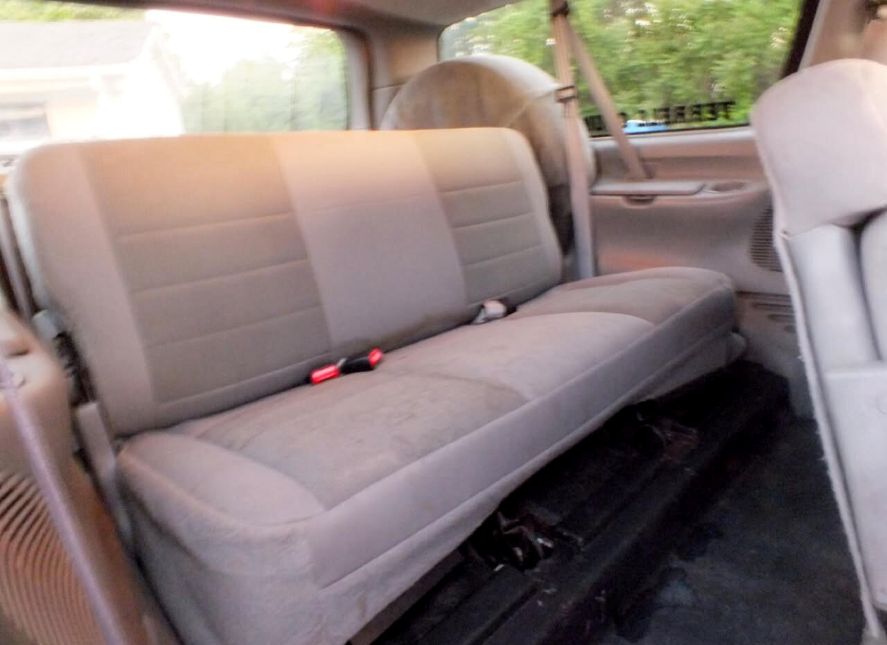 Ford Excursion 137" WB 6.0L Special Serv 2005 Ford Excursion 137" WB 6.0L Special Serv 2005