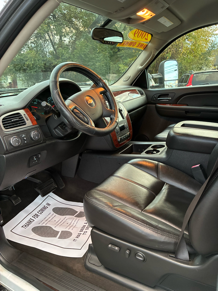 Chevrolet Silverado 2500HD 4WD Crew Cab 153" LTZ 2009 Chevrolet Silverado 2500HD 4WD Crew Cab 153" LTZ 2009