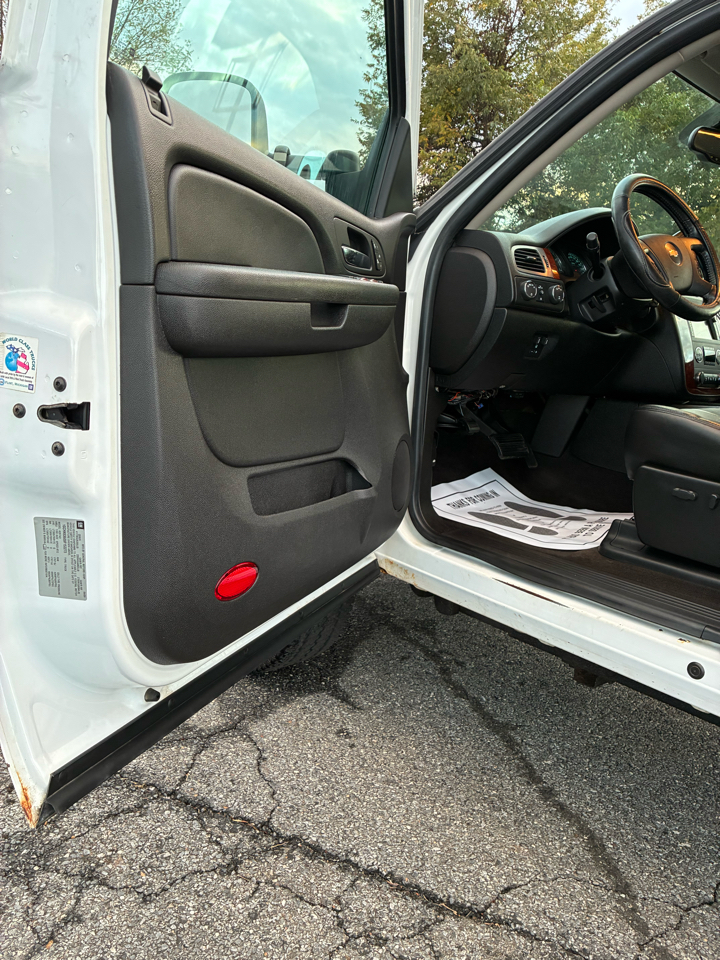 Chevrolet Silverado 2500HD 4WD Crew Cab 153" LTZ 2009 Chevrolet Silverado 2500HD 4WD Crew Cab 153" LTZ 2009