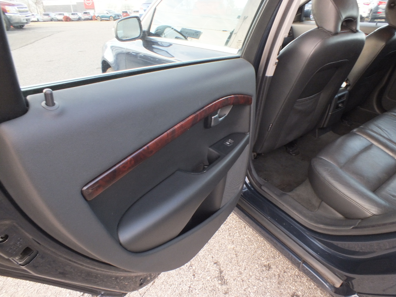 Volvo V70 4dr Wgn 2010