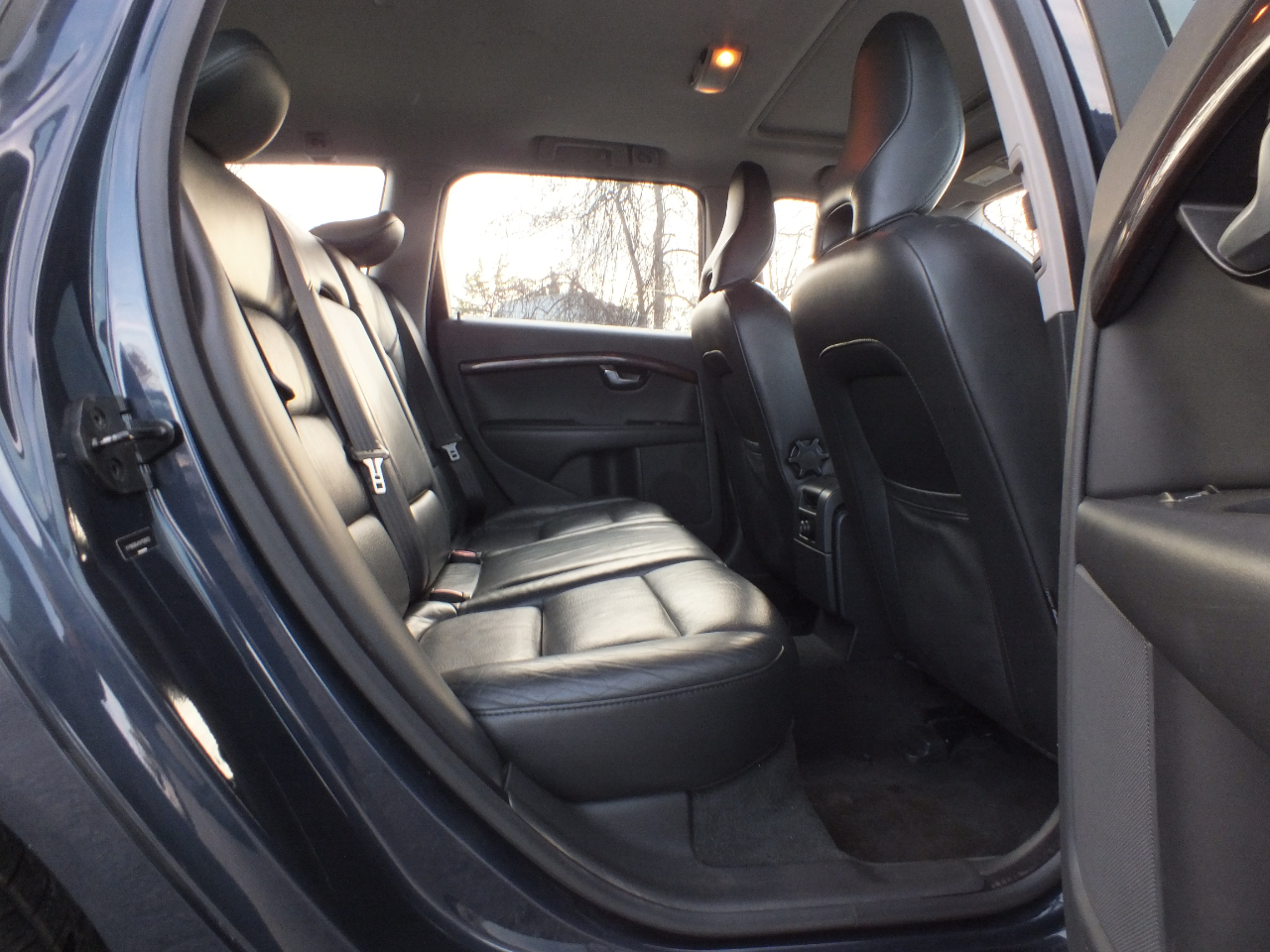 Volvo V70 4dr Wgn 2010