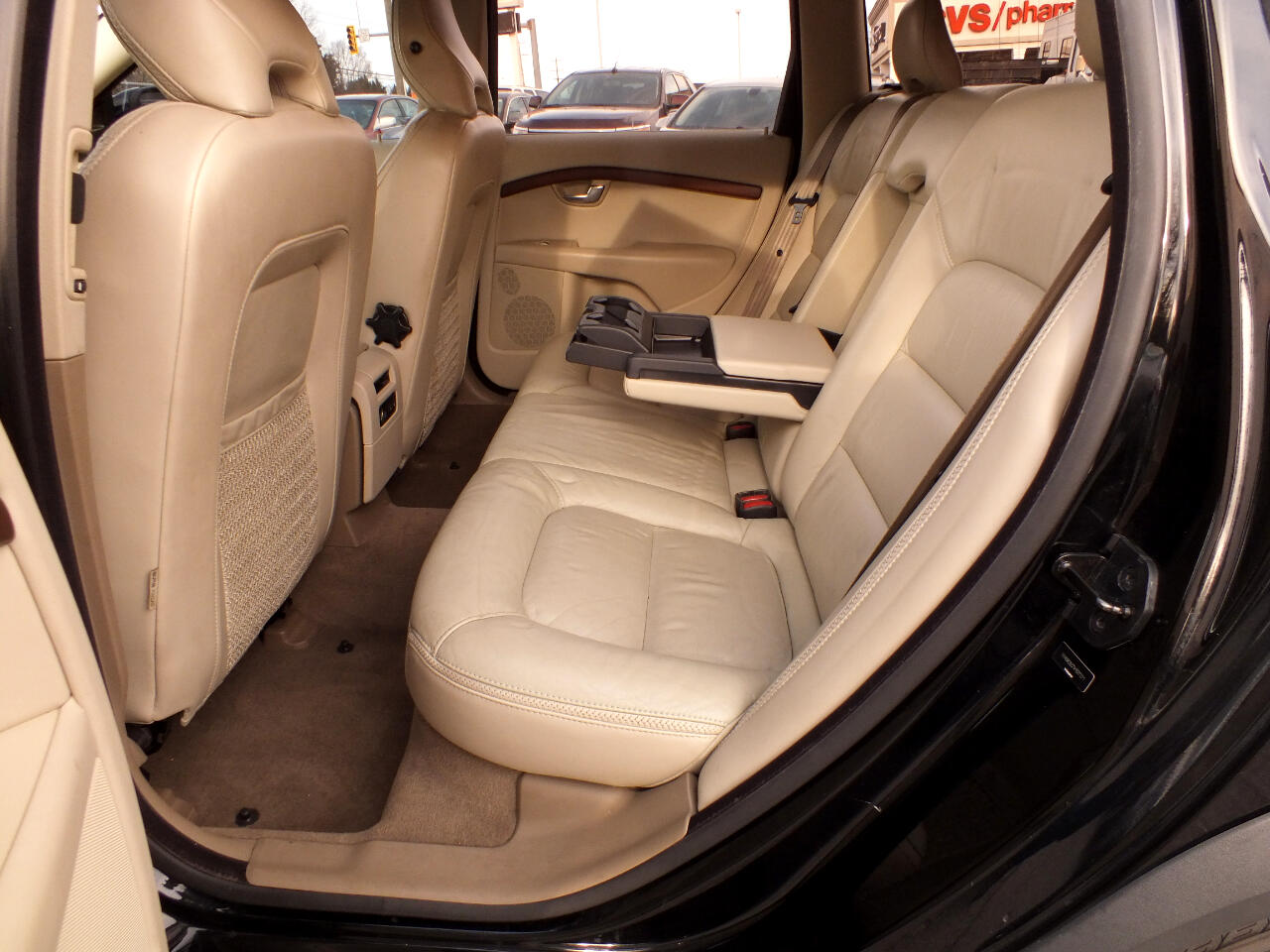 Volvo XC70 4dr Wgn 3.2L 2010