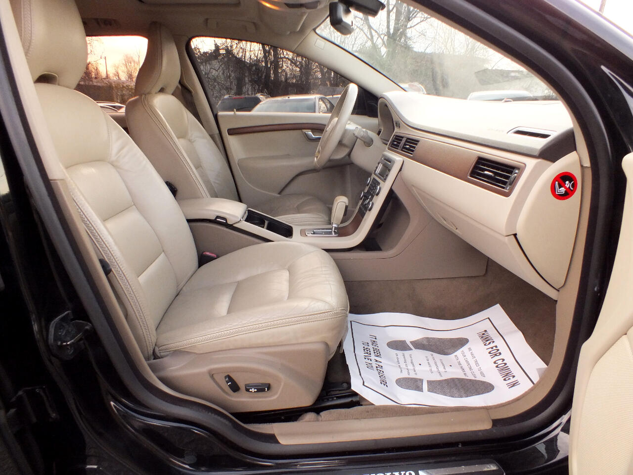 Volvo XC70 4dr Wgn 3.2L 2010