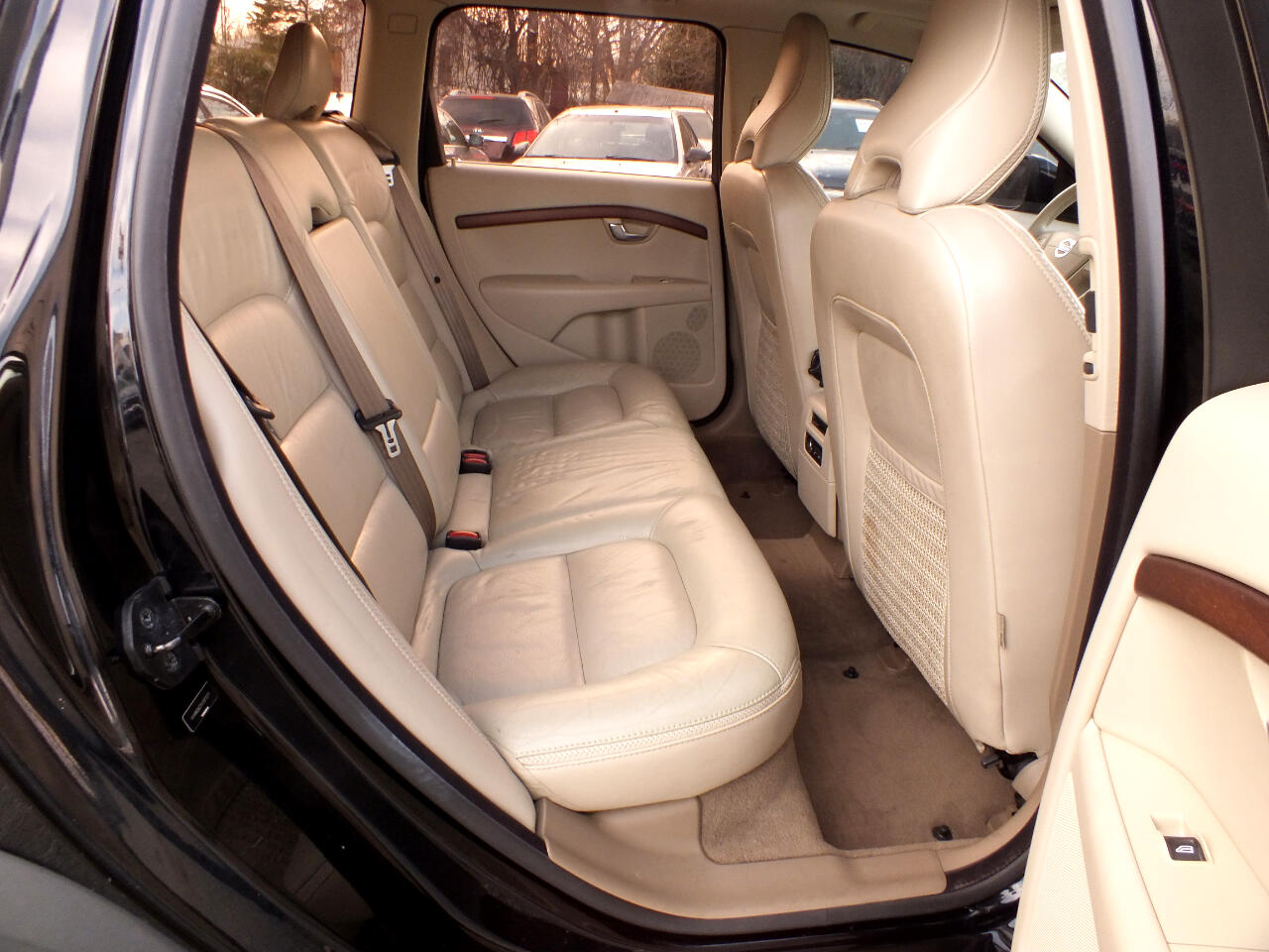 Volvo XC70 4dr Wgn 3.2L 2010