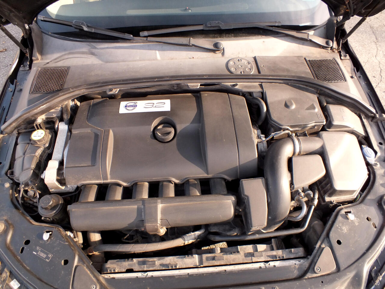 Volvo XC70 4dr Wgn 3.2L 2010