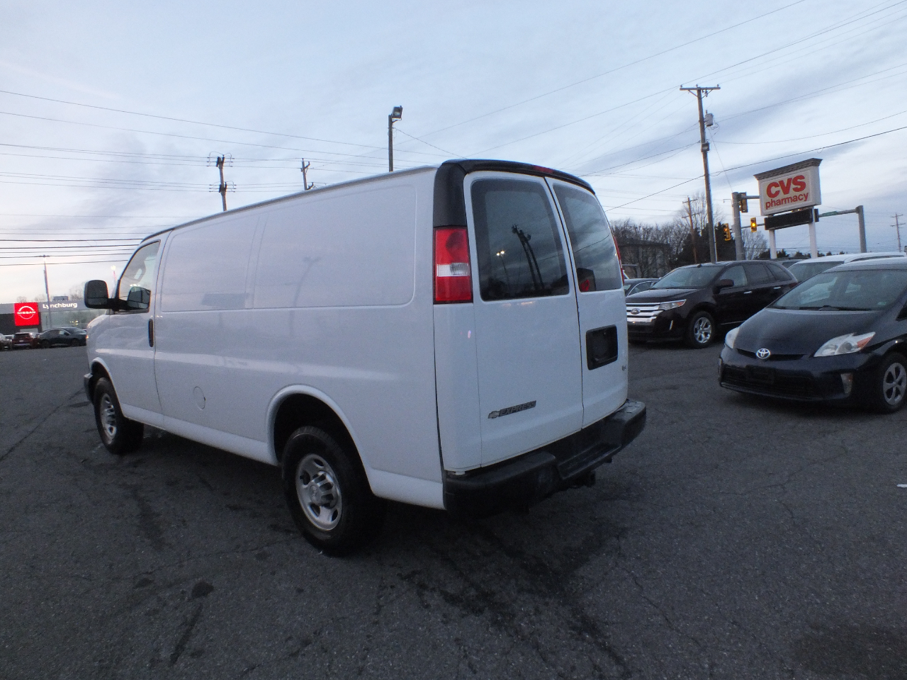 Chevrolet Express Cargo Van RWD 2500 135" 2020