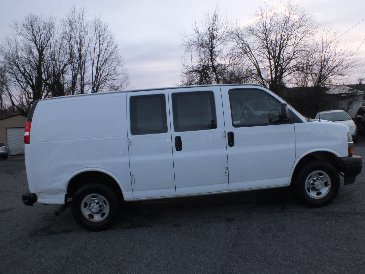 Chevrolet Express Cargo Van RWD 2500 135" 2020