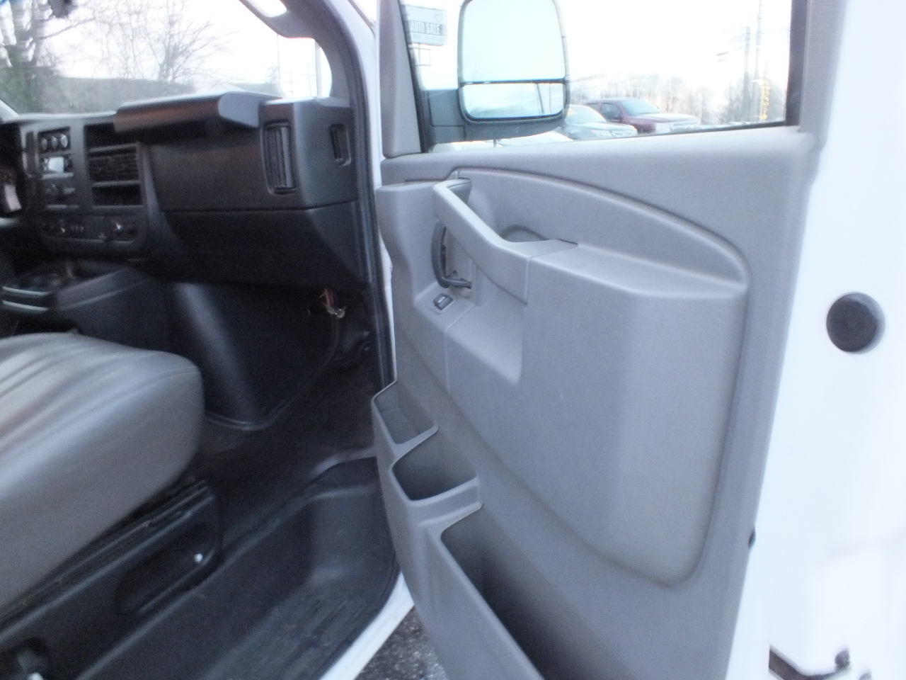 Chevrolet Express Cargo Van RWD 2500 135" 2020