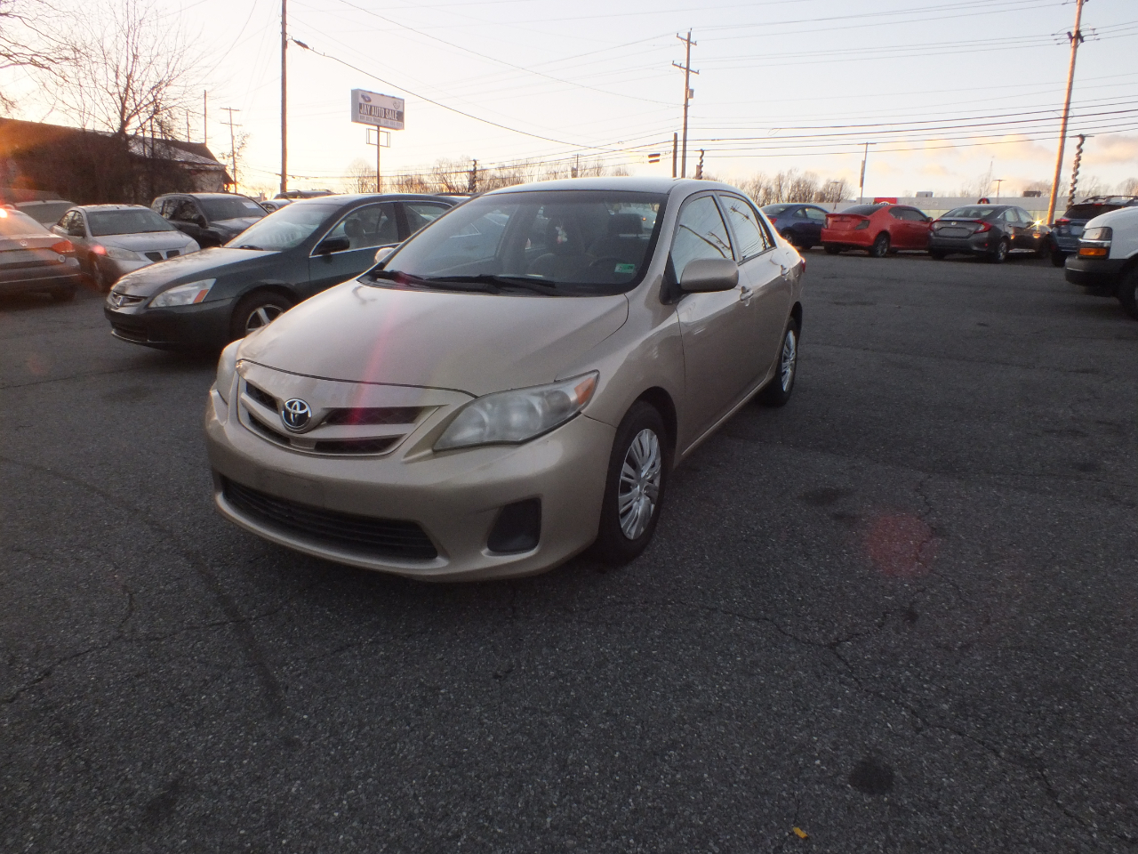 Toyota Corolla 4dr Sdn Auto LE (Natl) 2011