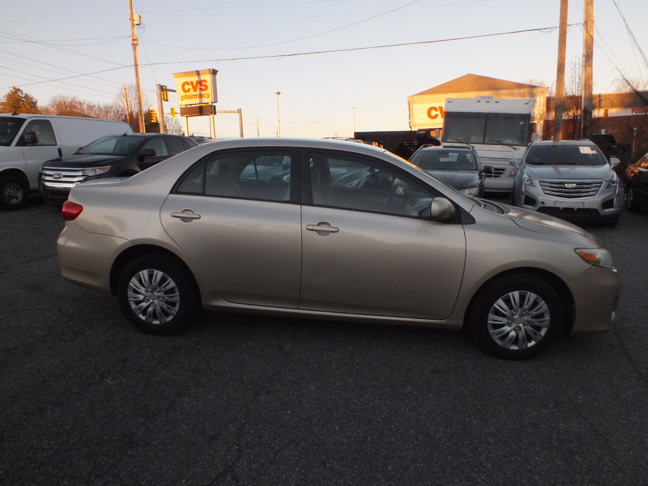 Toyota Corolla 4dr Sdn Auto LE (Natl) 2011