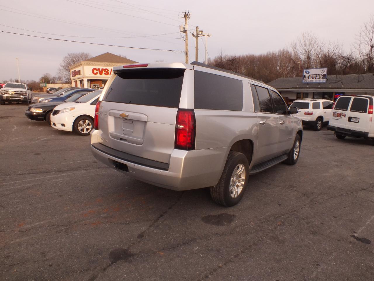 Chevrolet Suburban 4WD 4dr 1500 LT 2019