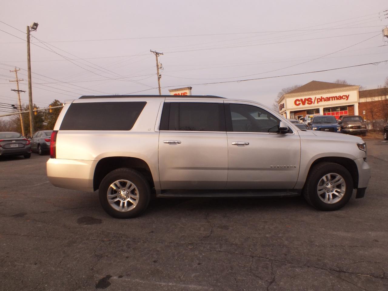 Chevrolet Suburban 4WD 4dr 1500 LT 2019