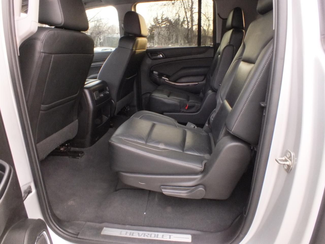 Chevrolet Suburban 4WD 4dr 1500 LT 2019