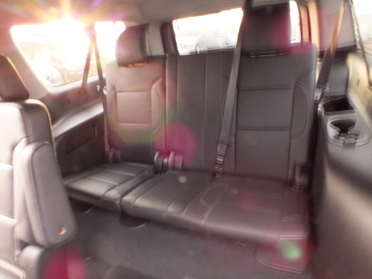 Chevrolet Suburban 4WD 4dr 1500 LT 2019