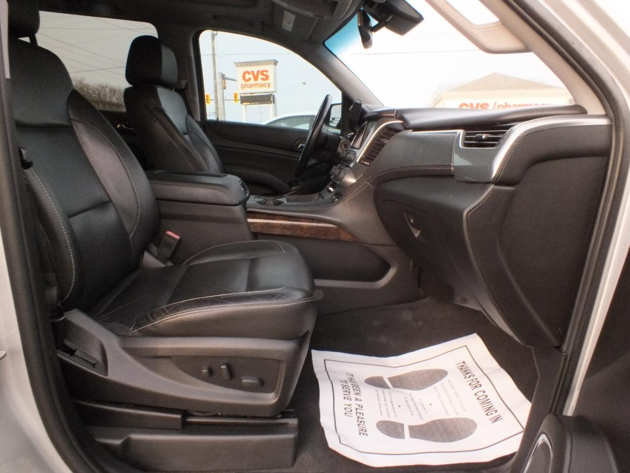 Chevrolet Suburban 4WD 4dr 1500 LT 2019